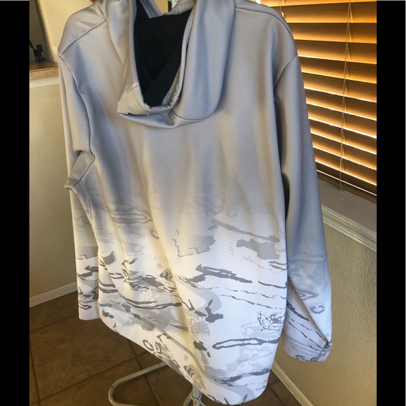 Under Armour Camo Pullover - Picture 2 of 3